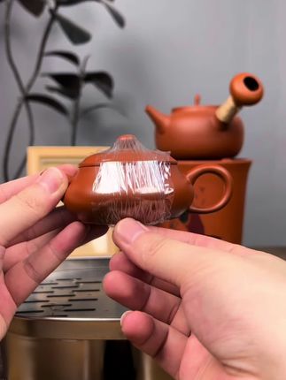 潮州朱泥手拉明炉壶 手拉明炉壶#明炉壶 #大口壶 #朱泥紫砂壶 #工夫茶器 #手拉壶