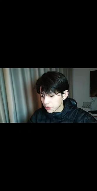 #煮雨波直播切片
cxk和煮雨波都是很好的人(cxk也真的特别优秀,我也很喜欢他),或许煮雨波昨天说的话有不对的地方,但实属无心之举绝非恶意,老师也真诚地道歉了,希望大家能够和平相处,少一些恶意❤如果我也有不小心讲错话,对不起(提前道声歉)对于那些不想听课,反复喊困,要亲亲啥的的人,别在课堂上导乱谢谢,你不听课有的是人听,更没必要去恶意举报老师违规上课。