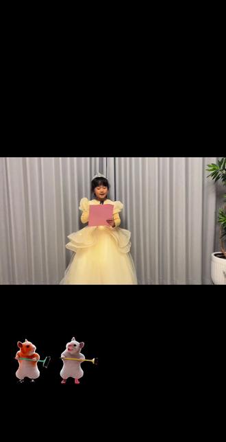 #二年级小朋友主持元旦联欢会 家里练习读稿