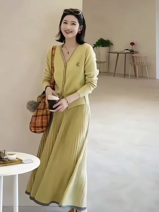 #轻松解锁秋季穿搭 #早秋温柔风穿搭 #慵懒风穿搭 #早秋姐感穿搭气质顶满 #早秋穿搭公式来了 @抖加🔥上热门🔥dou+🔥热点宝