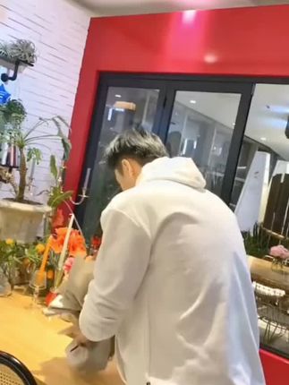 我的城市下雨了,你呢?#我要上热门🔥 #街拍
