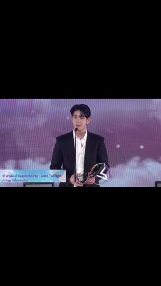 再看一次颁奖典礼 一句话就是
jimmysea is real💜🩵🤟🏻#jimmysea #jimmy吉米医生 #命定cp走进现实 #sea小海 #创作灵感