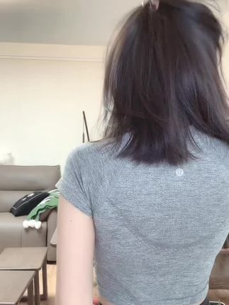 你记住 有情饮水饱 买不了你最想要的那块表