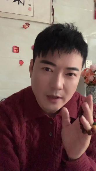 今天是大年初一,金马贺岁,福气加倍。愿你:烦恼“马”上消失,好运“马”上就到,存款“马”上暴涨,生活“马”上如意!