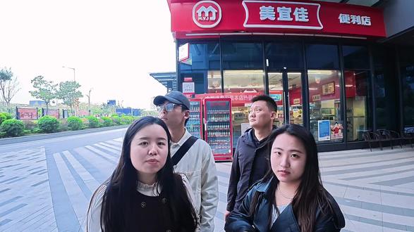 我说今天怎么降温了,原来你们在制冷#一本正经乱弹琴 #看完不笑算我输 #我的母语是无语 #冷笑话 #冷笑话可以多冷