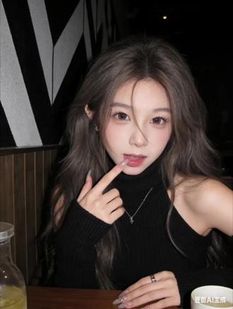 你爱我 哪怕我是坏女人吗?室内人像写真ai指令教程来啦#豆包ai#氛围感拍照#爆改#豆包P图#氛围感写真