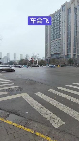 车怎么又被弹飞了?#汽车卡点#剪映#视频剪辑#会飞的车