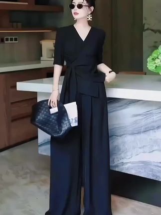 时尚阔腿裤,谁穿谁漂亮。