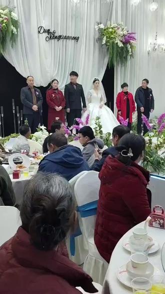 祝国兵与玉琴办婚礼快乐。