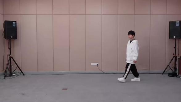 来听听张函瑞公开的考核#张函瑞 #唱歌 #向全世界安利