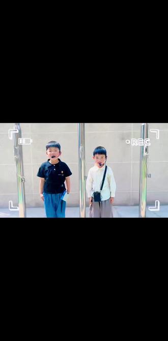 升国旗、唱过歌,先听我来演讲吧#两个阳光男孩