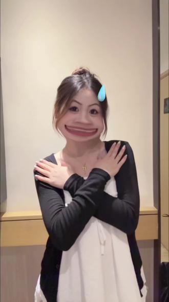 明天交稿了怎么办呀~#甜妹#手势舞 #营业