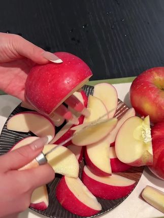 #洛川苹果 脆甜爽口,汁水充足,果肉晶莹剔透,果香味浓郁,看到的就是给大家发的货#红富士苹果 #优质农产品 #苹果