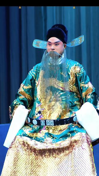 下陈州范仲淹,十保官之一 #谁说戏曲不能抖 #戏曲服装之美 #演出现场视频分享给大家 #感受到了戏曲的魅力 #驻马店西平县出山镇姚庄村@迷戲小書僮