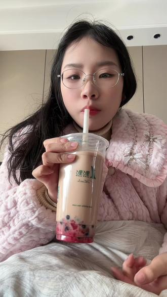 可以尝试一下#一点点奶茶 #qq美莓奶茶 #下午茶 #vlog日常 #居家