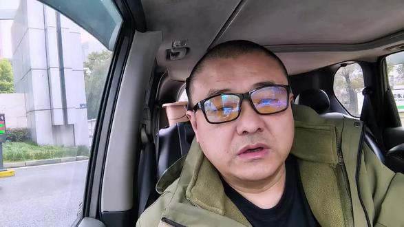 张雪峰熬夜跑步的事,让我读懂了《伤寒论》这一条。失眠不是不困,是舍不得把自己交出去。
#伤寒论#张雪峰#熬夜#中医养生 #放过自己