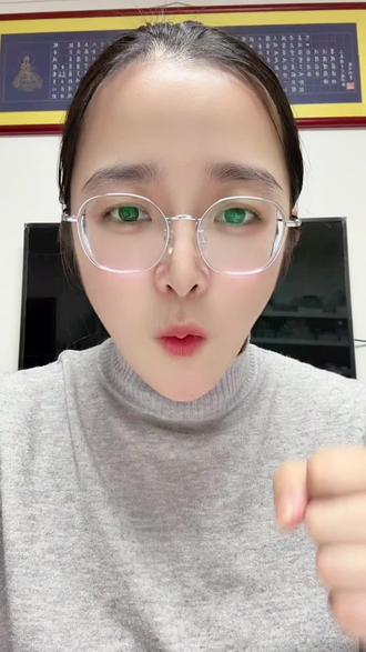 #和田玉 #纤维交织结构 #科普 #玉石 来来来,犟种们。你们还要犟吗?这才是真的纤维交织结构。而不是某些人认为的棉!