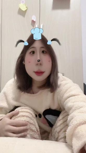 今年是一字开头最后一年 谢谢我的宝宝送给我的礼物 今年也是我们相识的第6年开始啦 我们一定会陪伴双方很久很久 今年的我们依旧感情要好 吵架最狠 迅速和好 两嘴蛐蛐…总之我很爱你我的好米儿@想喝成汁🍊 #礼物提前到啦就提前拍啦#生日