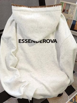 这件卫衣做情侣装绝了!!!#小个子初秋显瘦穿搭 #早秋穿搭三分钟出门不是梦 #预制国庆出游穿搭 #秋季日常实用穿搭思路分享 #小个子秋冬穿搭