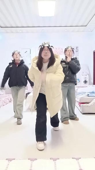 一眼就能看出来到底是谁想跳🤓#献丑一段