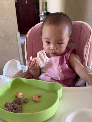 一岁多了,终于混上桌了#妈呀太香了 #记录生活 #自主进食的宝宝 #宝宝吃饭