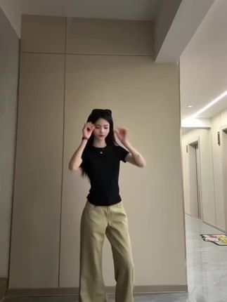 真的很喜欢的一套慵懒穿搭 #显瘦穿搭 #小个子穿搭 #夏季穿搭 #今天穿什么 @DOU+小助手 @DOU+好生意 @DOU+上热门