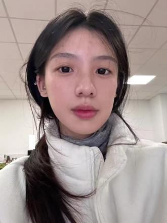 凌晨四点 我看见海棠花未眠#豆包ai #豆包出大片有两把刷子#豆包p图已经nextleve了 #海棠花 #凌晨四点 豆包p图指令海棠花指令豆包 海棠花未眠氛围感 海棠花氛围感照片