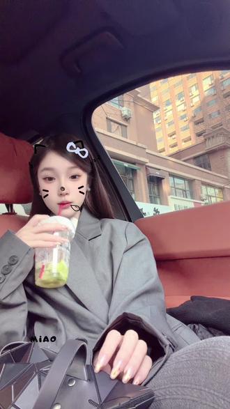 到底谁爱玩三角洲