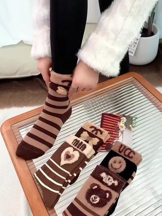 网红爆款甜美中筒袜#好穿又百搭 #上脚舒适 #强烈推荐 #潮袜推荐