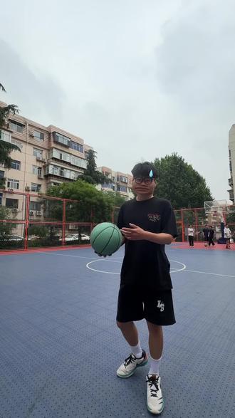 篮球360转身抽象教学
#篮球 #转身教学 #抽象