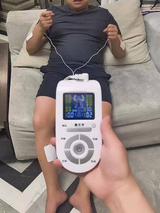 陶老师挑战电子按摩仪的舒爽,哈哈哈哈哈 看看我能到几级,你猜猜你能扛得住几级#结婚现场 #护士懂护士#颈部疏通 #家居好物#整蛊男友