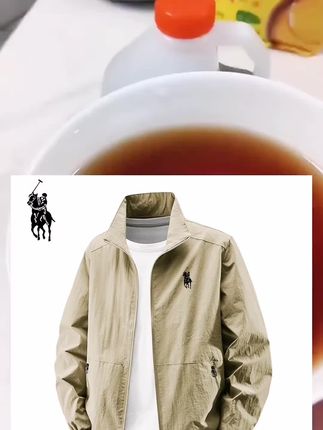 家人们快来看!大品牌高档夹克清仓了!这可是专柜撤下的去年爆款,原来老贵了,今天六十多块钱就能拿!这价格真是头一回,隔壁实体店老板都气疯了!做工精细版型正,不薄不厚,春夏秋三穿,配休闲裤、牛仔裤都帅。赶紧点下方小黄车,价格绝对惊到你,捡漏要快!#品质男装 #穿出高级感 #男士穿搭 #夹克外套 #反季特卖