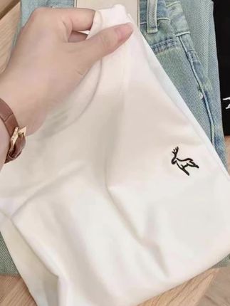 简约百搭,遮肉显瘦,可单穿可叠搭,时尚感轻松拿捏!#打底衫 #谁穿谁好看 #气质穿搭 #时尚 #秋冬穿搭