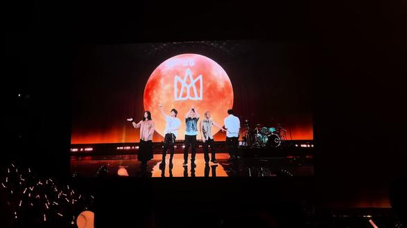 3.27MDHK的下班返场🥳🥳🥳现场老师们的尖叫震撼到我啦🫶🏻🫶🏻又是被五月天宠爱的一天🥕🥕🥕
#Wmls#五月天香港演唱会