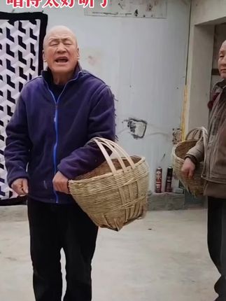 #弘扬戏曲#传播正能量.农村大叔唱戏太美了