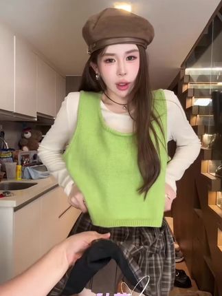 2025早秋韩系套装女时尚气质打底衫百搭舒适针织吊带复古格子短裙