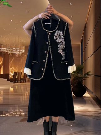 #大码女装 #气质穿搭 #遮肉显瘦遮肉减龄 #不怕你胖就怕你不时尚 #穿出自己的风格 @DOU+上热门
