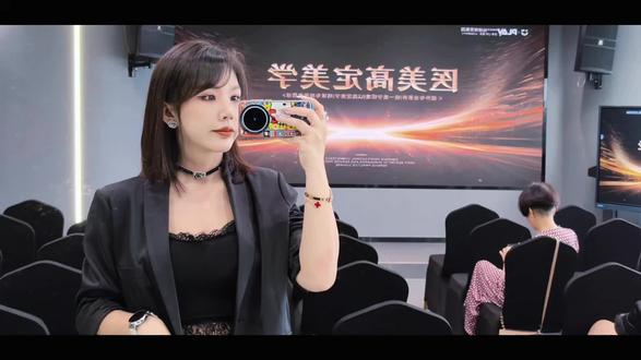 张凌赫的微信要不到,但你可以要我的,我包给老婆们