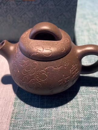 梅红存原创 曼匠正品 钢炮石瓢(贵圆石瓢) 原矿青段泥 通刻梅花 三秒出汤#紫砂壶 #原创作品 #宜兴紫砂壶 #中秋节手工