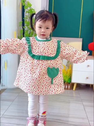 终于让我找到这种可以外出当小裙子穿的#罩衣 了,上身可爱又洋气,有了它少洗好多衣服#儿童罩衣#面料柔软舒适#防尘罩衣#母婴好物