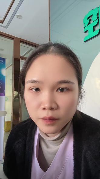 到底是哪个人才发明的菊花裤,现在的人穿衣程度接受那么高了。到底谁会买这种裤子#菊花裤 #瑜伽裤 #鲨鱼裤 #菊花裤穿搭#打底裤