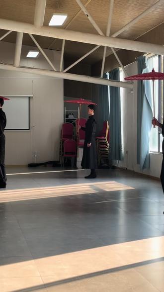 原谅我认真的看了 🤣