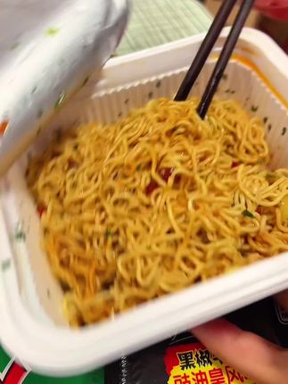 大家有口福了,这个香港公仔炒面王真不错#哇又便宜又好吃 #夜宵#地方特色美食 #学生党