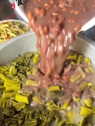 老乡们,正宗贵州无盐酸菜来了,又酸又脆,直接包邮到家,酸脆爽口又下饭#贵州无盐酸菜 #地方特色美食 #酸菜 #美食 #抖音美食推荐官