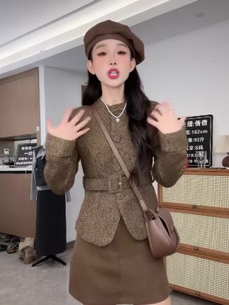 2025早秋新款女法式气质修身重工长袖外套百搭高腰A字半身裙#时尚套装裙#时尚气质套装裙#法式时尚套装裙#洋气时尚套装#时尚减龄套装裙