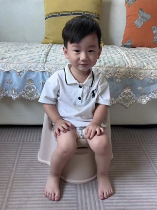 夏天打算给娃戒尿不湿的妈妈们,推荐这个小马桶,真的太好戒了!一下就会自主排便了,现在活动还便宜了,材质厚实,简单好冲洗,设计很合理!快给宝宝安排起来#儿童马桶#母婴好物 #自主上厕所#宝妈分享