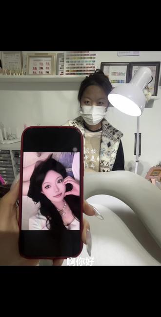 这位客人 你有点冒昧了哦#美甲师日常 #原相机无美颜 #美甲店