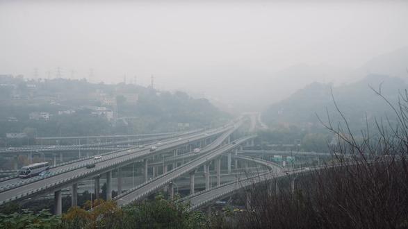 搭载华为乾崑ADS4的 #阿维塔11 辅助驾驶挑战3D魔幻迷宫,盘龙立交,看看是否能成功? #新豪华阿维塔 #阿维塔