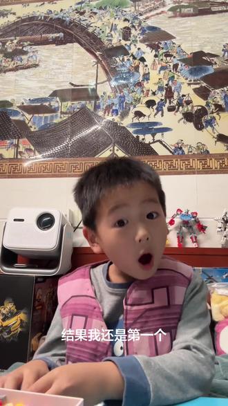 #幼儿园小朋友 #记录日常 #每天进步一点 #童言童语 #儿子的日常 12.31 今天教大家怎么用彩泥做鞭炮🧨,然后给大家看我拼的暴力熊,这是一款和乐高、高达都不一样的积木