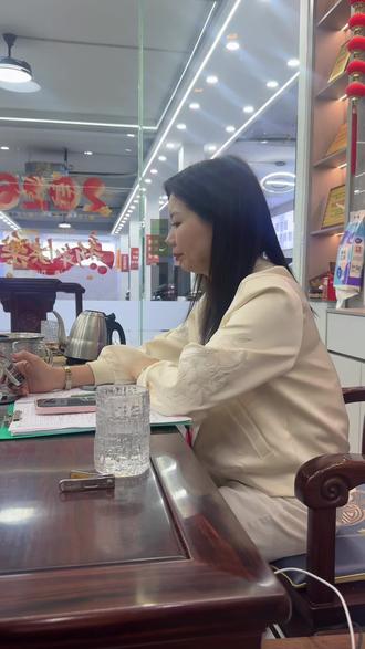 把老婆送到中东再不吵争了#妇女节送去连礼物也省了